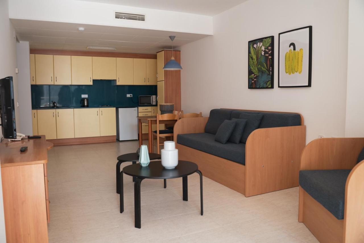 Beatrix 2000 Apartment Pineda de Mar Exterior photo