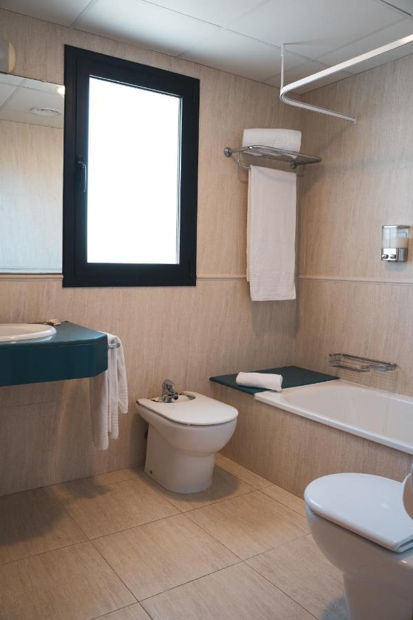 Beatrix 2000 Apartment Pineda de Mar Exterior photo